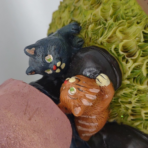 Crazy Cat Lady 9” Indoor Outdoor Gnome Big Mouth resin decor kitten kitty lover - Picture 9 of 12